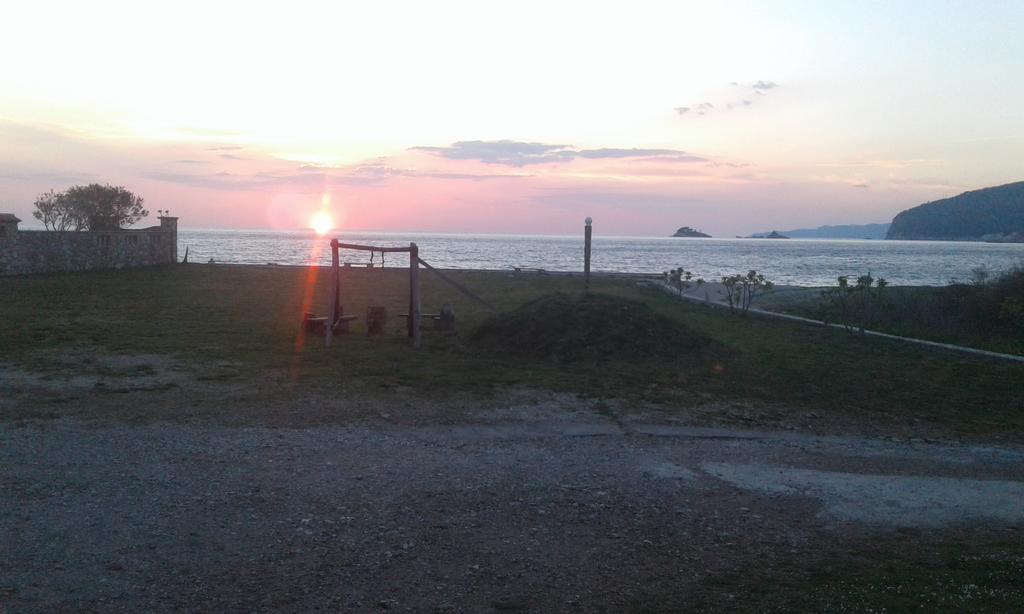 Buljarica Bay Apartments Petrovac Екстериор снимка